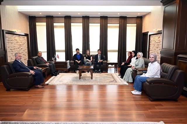 AKÜ Rektörü Karakaş, Öğrenci Kulüpleriyle İstişare Toplantısı Yaptı