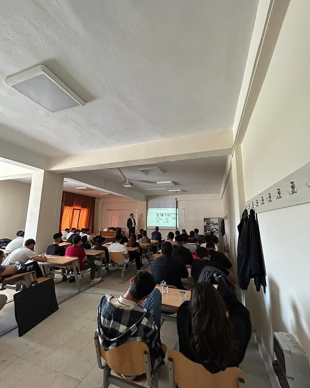 Afyon Kocatepe Üniversitesi'nde Sika ile Kimyasal Katkı ve Beton Testleri Semineri Düzenlendi