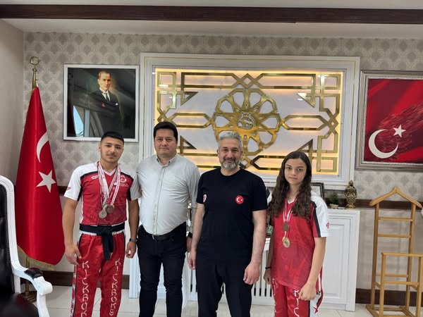 Bolvadin'den Gençlere Kickboks Desteği!