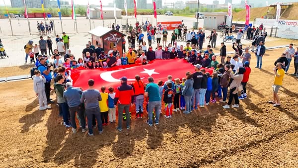 Afyonkarahisar'da Motokros Coşkusu: 19 Mayıs Kutlamaları Başladı!