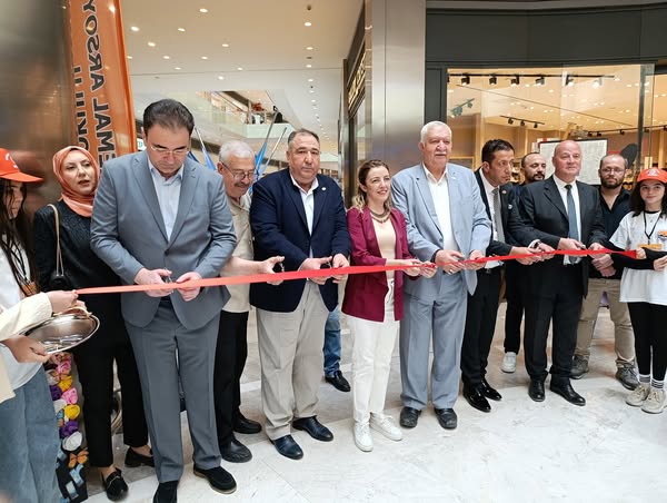 Afyonkarahisar'da Sanat Şöleni: Öğrencilerin Yeteneği Göz Doldurdu