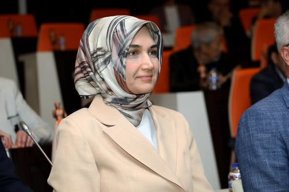 Afyonkarahisar'da Eğitimde Umut: 910 Öğrenciye Burs Desteği