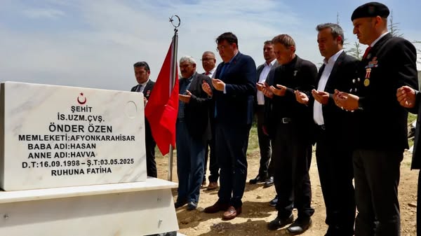 CHP'Lİ'DEN ŞEHİT AİLESİNE BAŞSAĞLIĞI ZİYARETİ