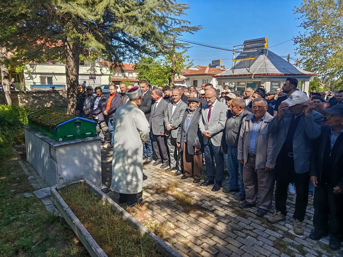 AK Parti Afyonkarahisar İl Başkanı Şahin, Deresenek Köyü'nde Taziye Ziyareti Gerçekleştirdi