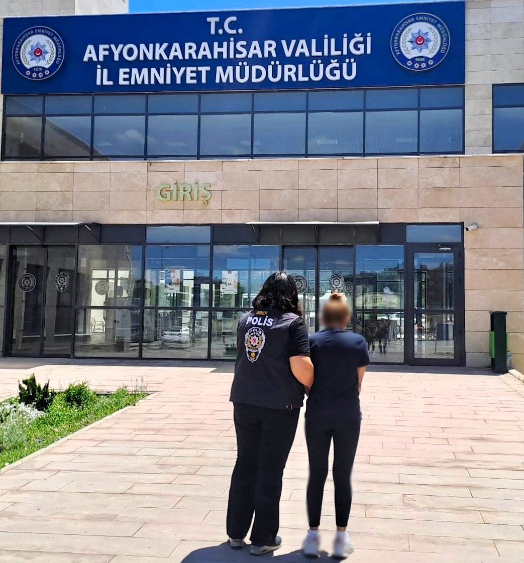 Afyonkarahisar'da 4 Yıl Cezası Olan Aranan Şahıs Yakalandı