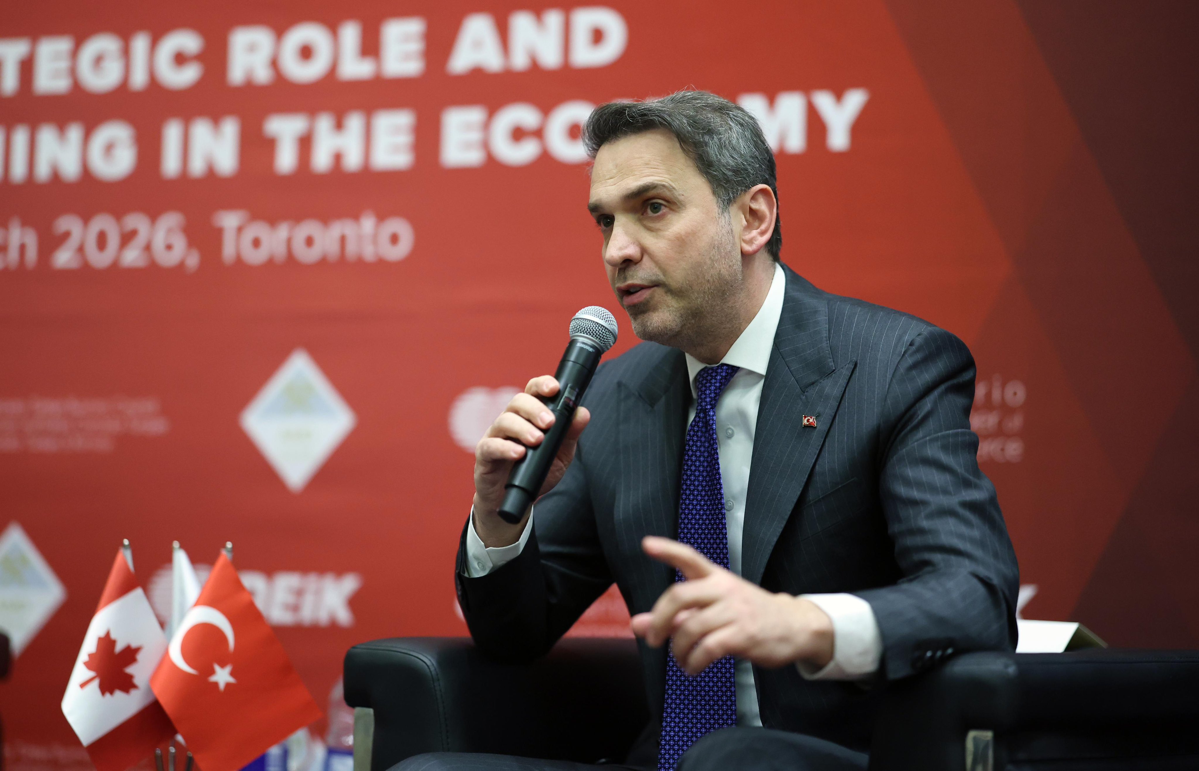 Bakan Bayraktar Kanada'da Açıklamalarda Bulundu