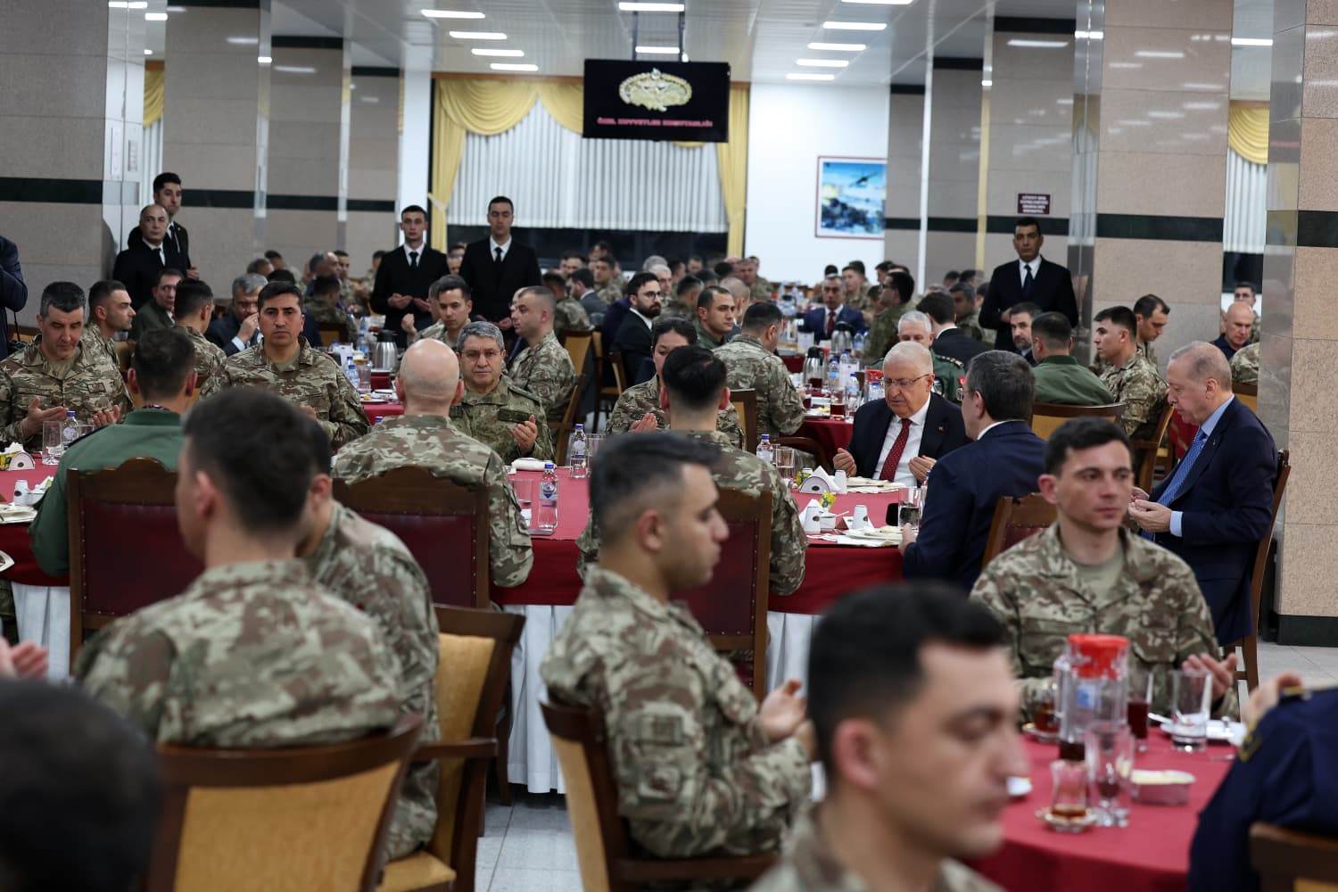 Erdoğan, Mehmetçiklerle İftarda Buluştu