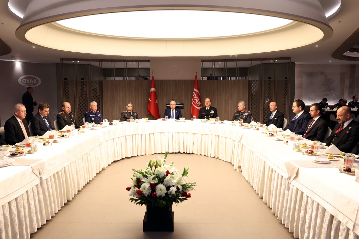 Bakan Güler İftarda OYAK Yönetimiyle Buluştu