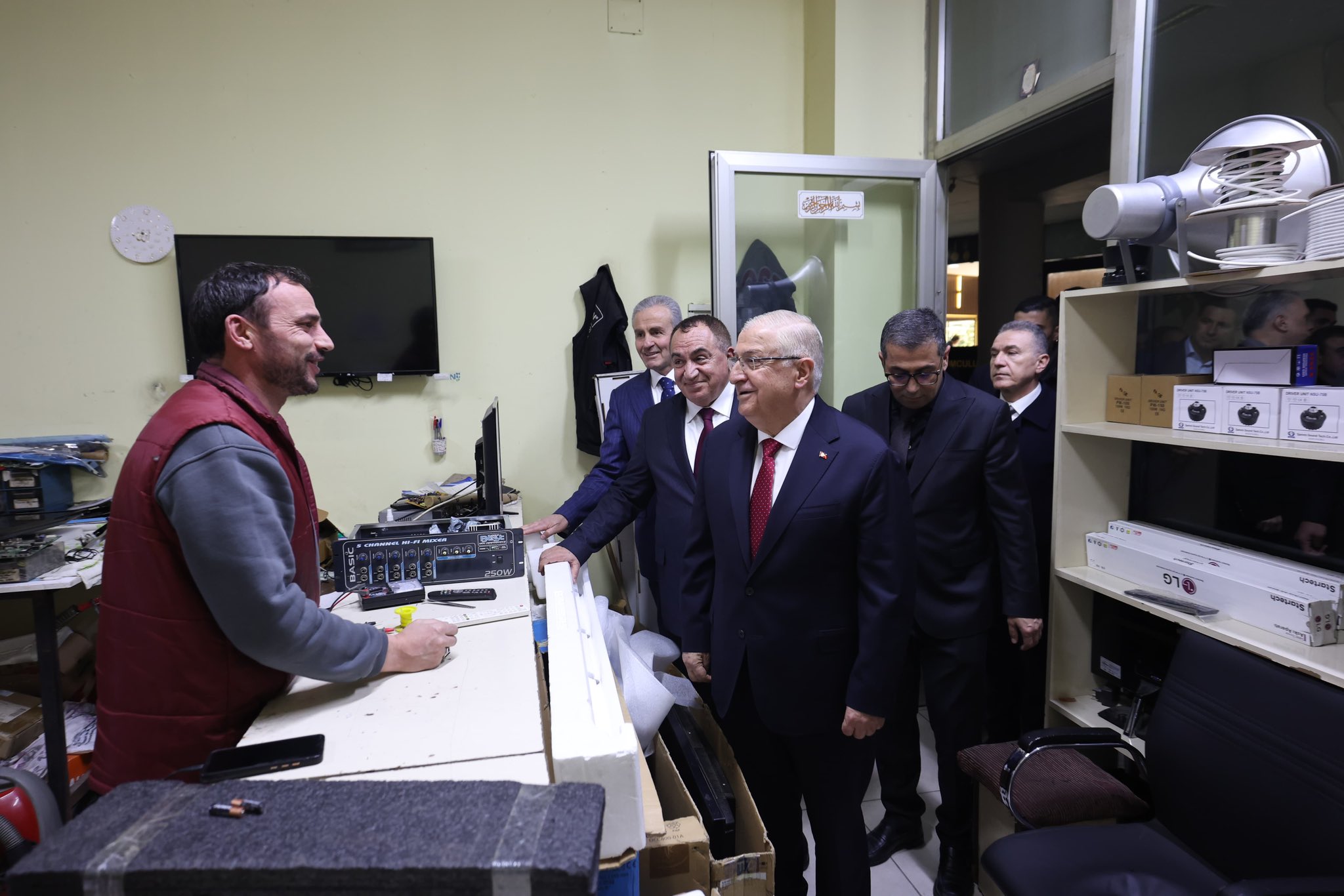 Yaşar Güler Muş'ta Esnafla Buluştu