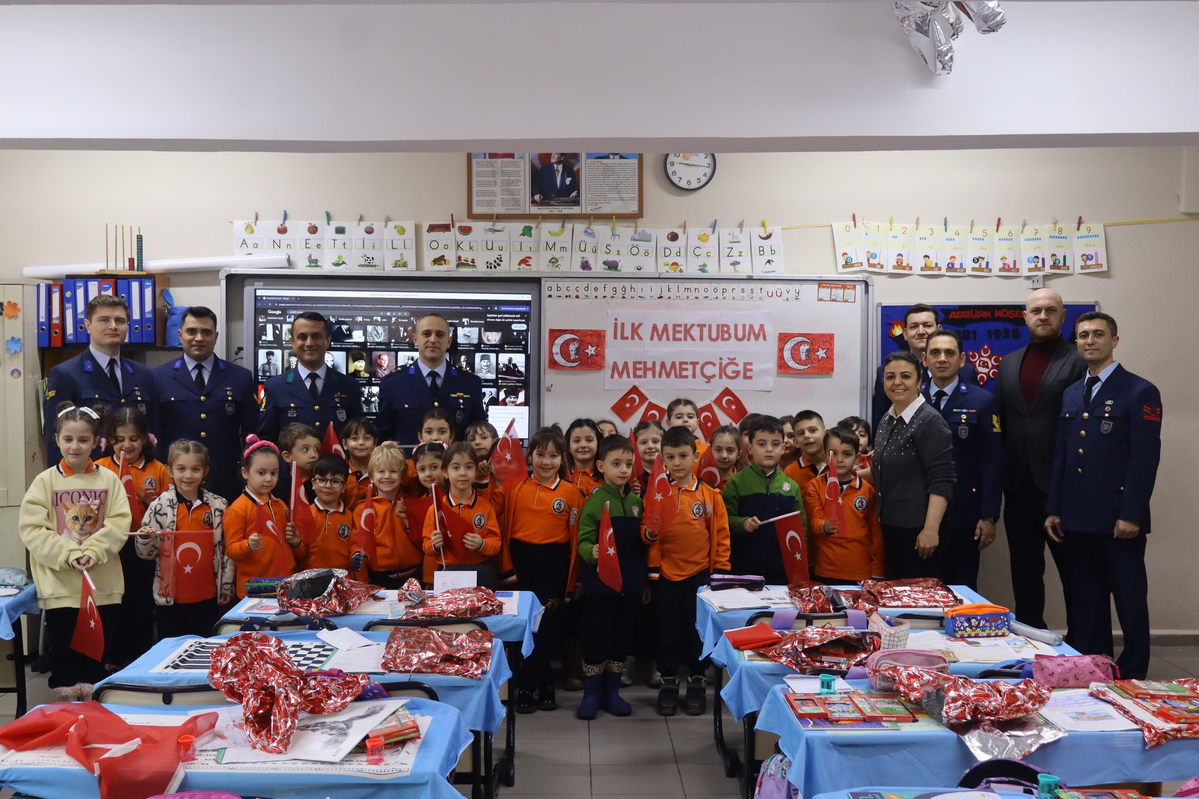 Hava Kuvvetleri'nden Okul Ziyareti