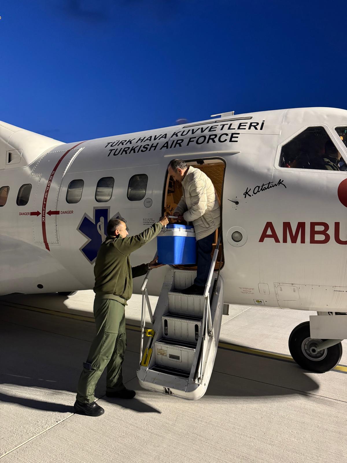 Acı organ nakli için hava ambulansı