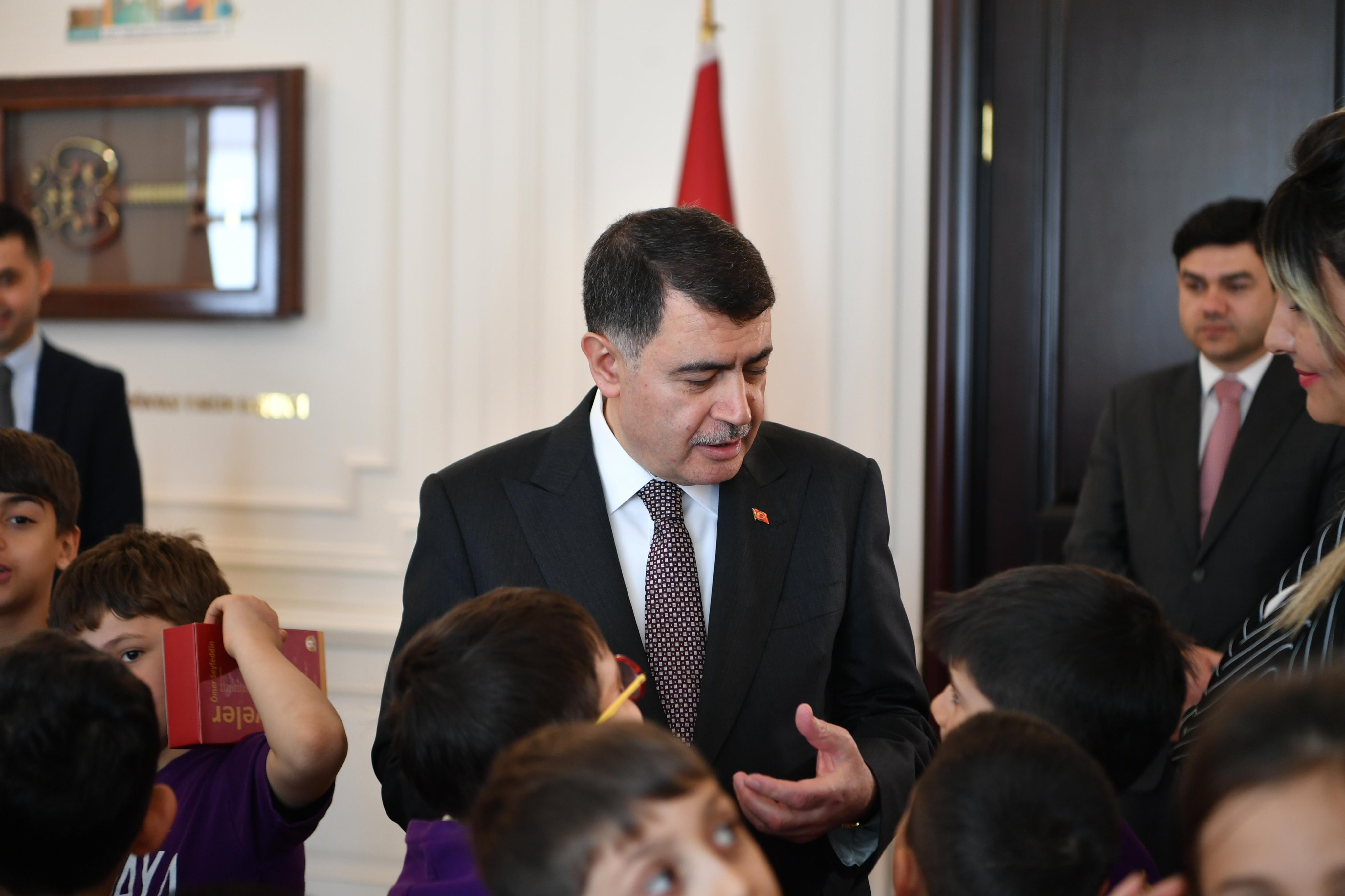 Vali Şahin, Çankaya İlkokulu öğrencilerini kabul etti