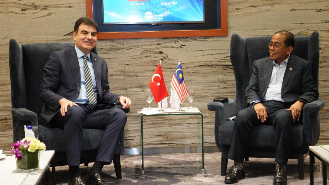 Musa Heybet, Kuala Lumpur'daki Savunma Fuarında