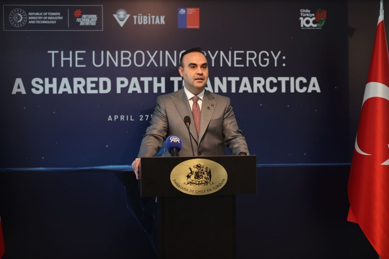 Şili Büyükelçiliği'nde Antarktika Sergisi Açıldı