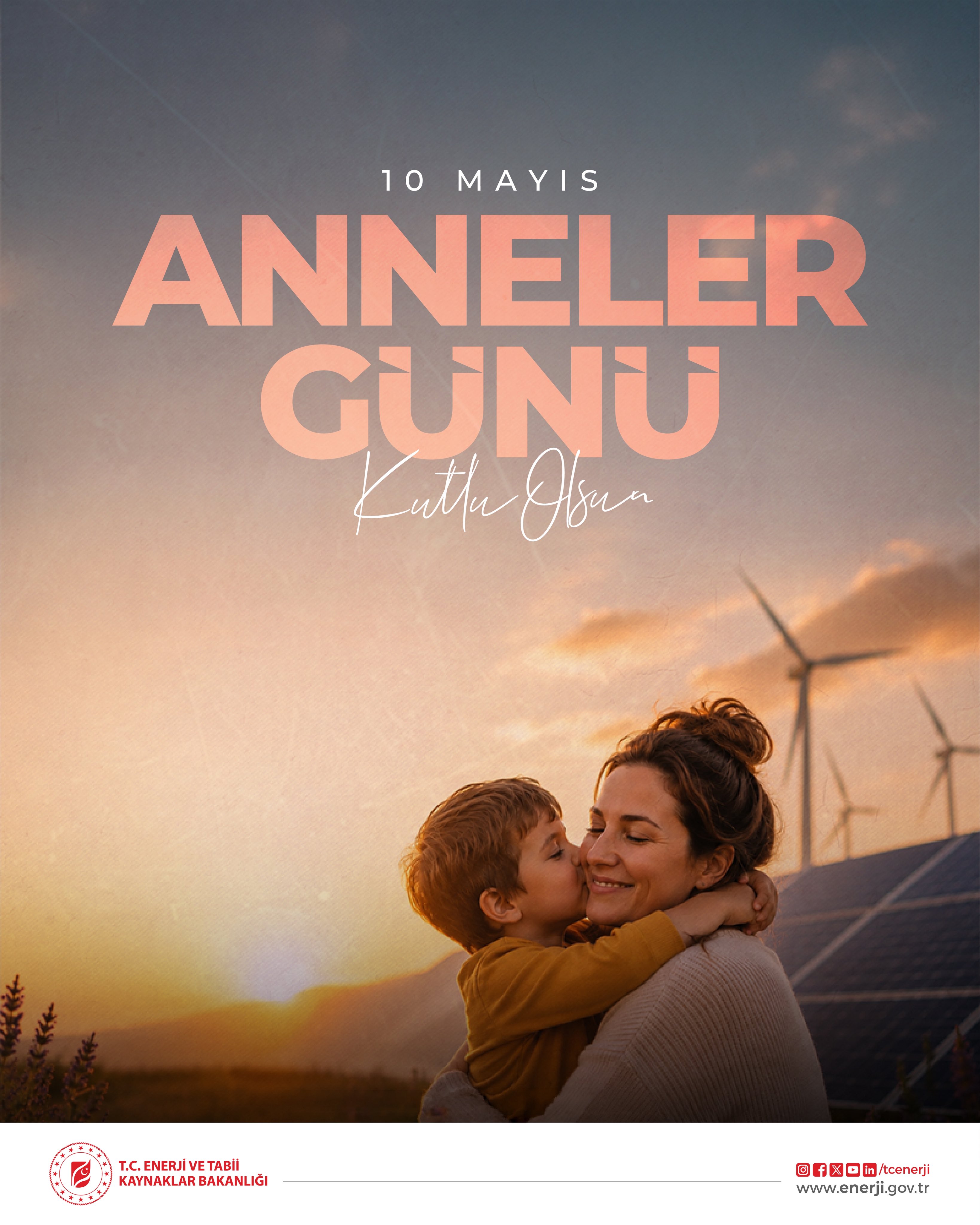 Tüm annelerin Anneler Günü kutlandı