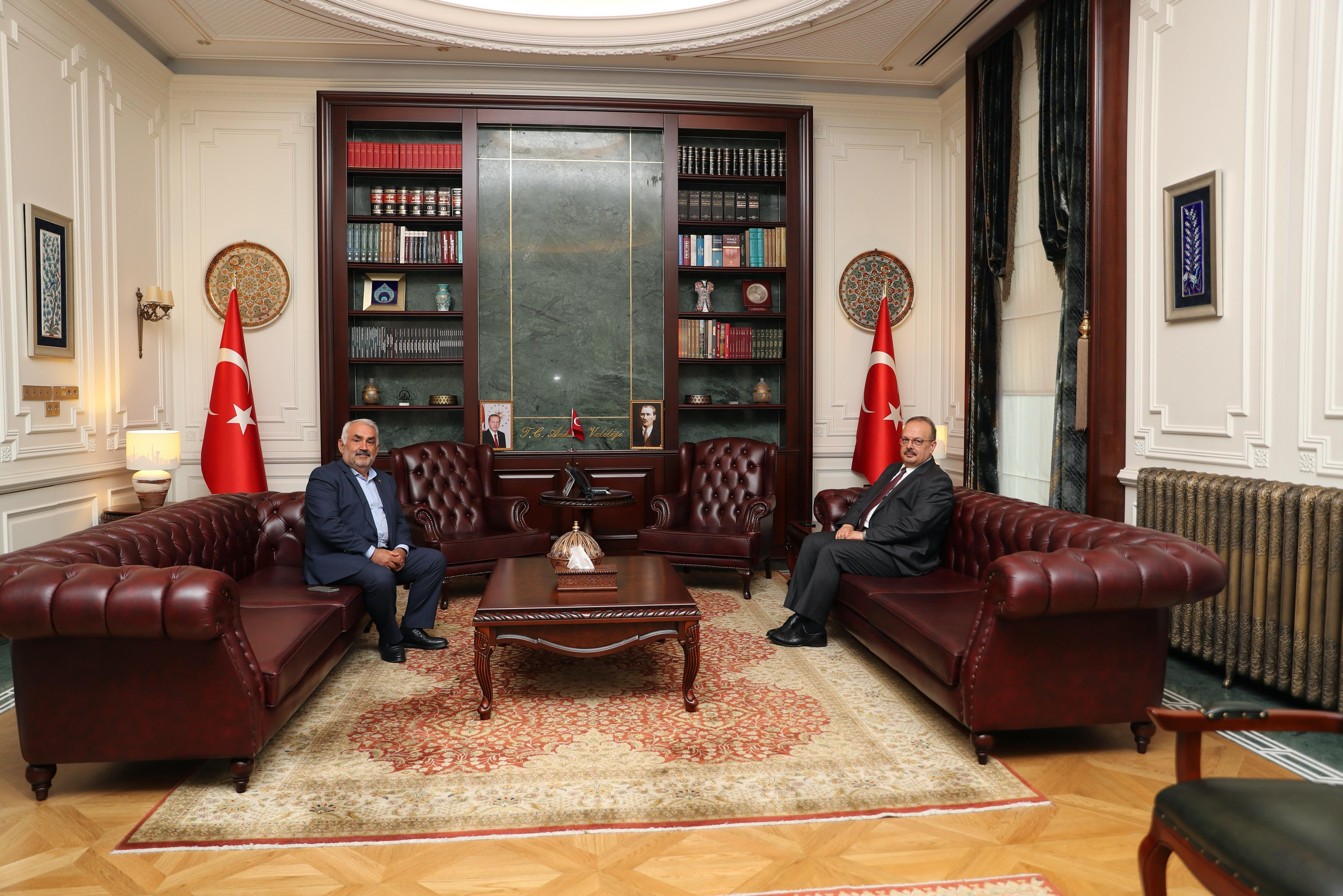 Halil Etyemez'den Vali Yakup Canbolat'a Ziyaret