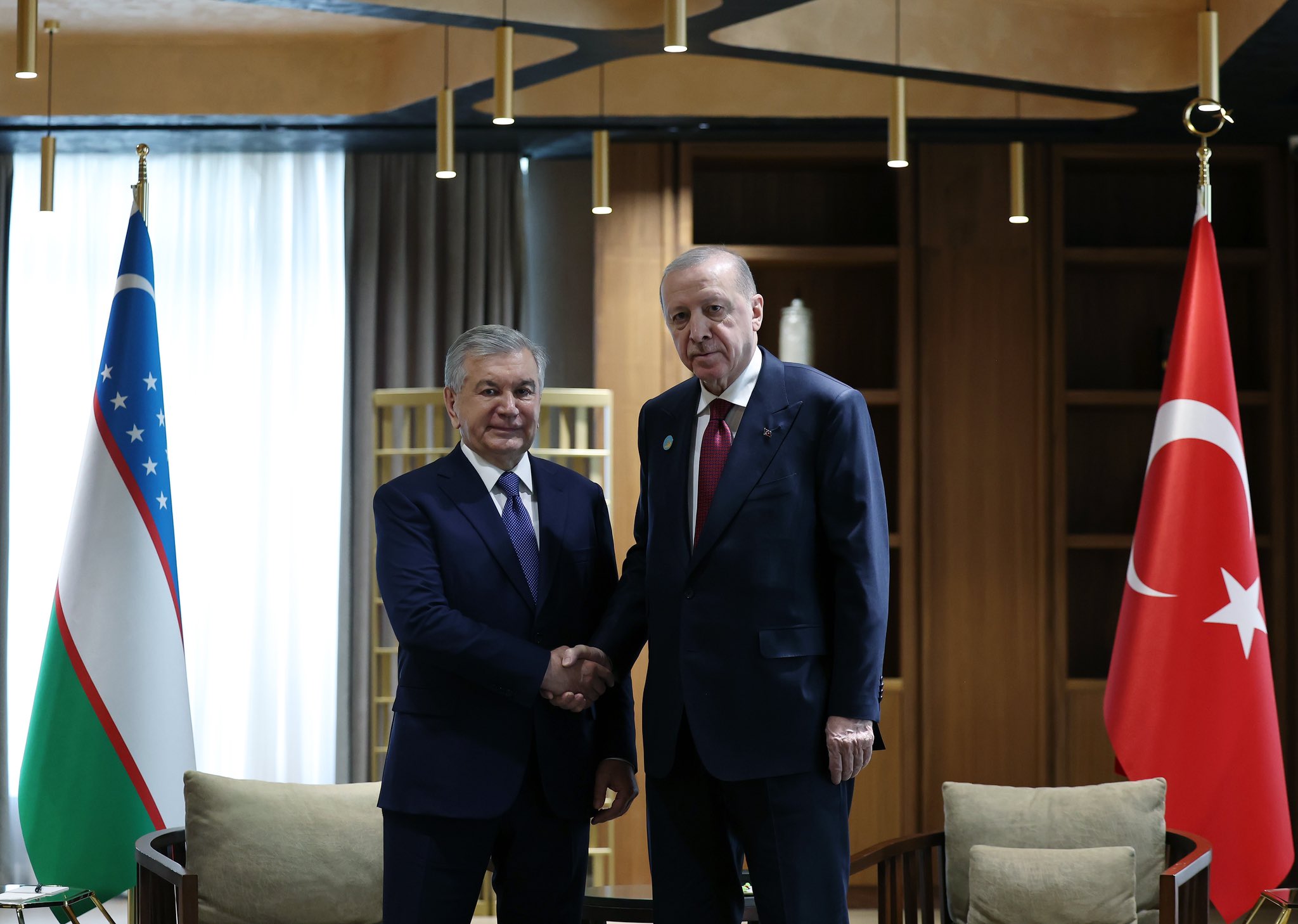 Cumhurbaşkanı Erdoğan, Özbekistan lideriyle buluştu