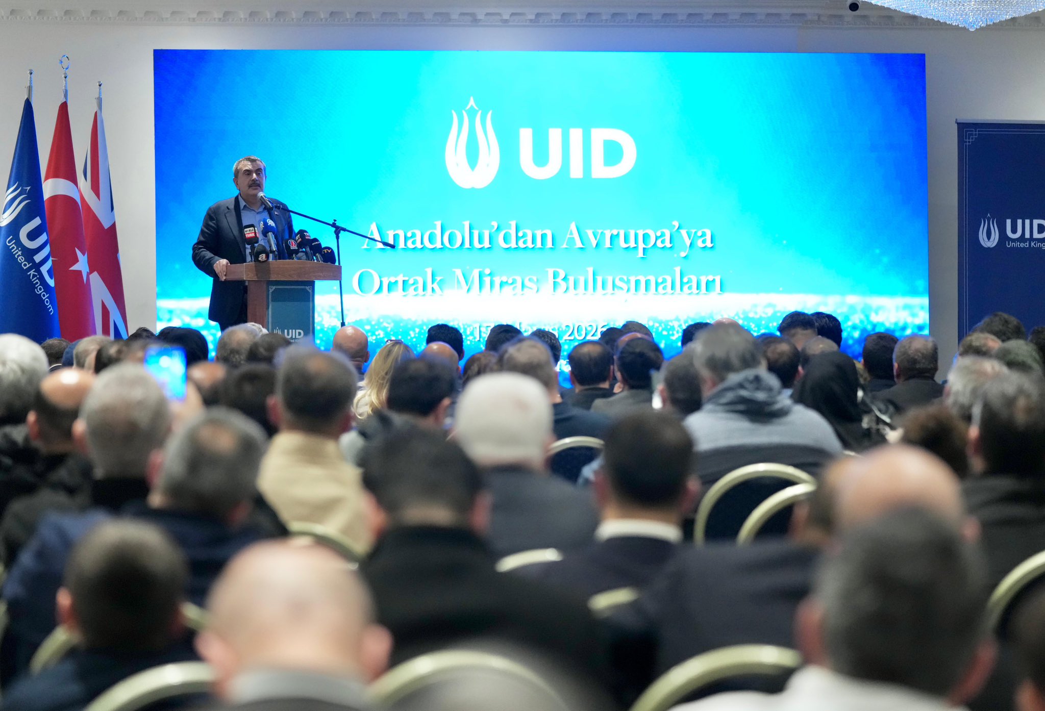 Milli Eğitim Bakanı Londra'da Programa Katıldı