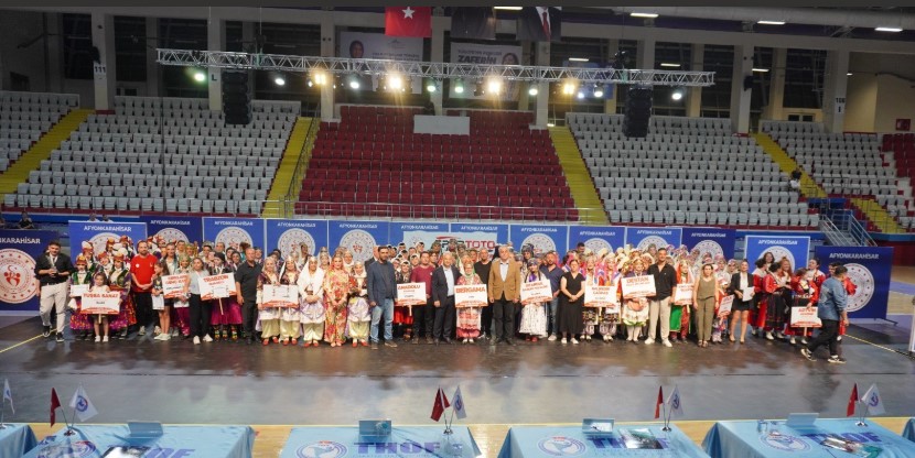 Türkiye Büyükler Halk Oyunları Yarışmaları Afyonkarahisar'da Gerçekleşti