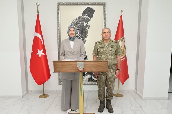 Afyonkarahisar Valisi Yiğitbaşı, İkmal ve Garnizon Komutanlığı'nı Ziyaret Etti