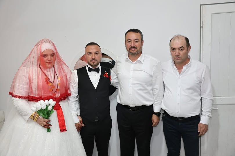 Sandıklı Belediye Başkanı Öztaş, Başpınar ve Bozkay Ailelerinin Düğün Törenine Katıldı