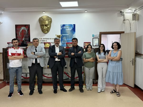 Afyonkarahisar'da Proje Üreten Öğrenciler Ödüllendirildi