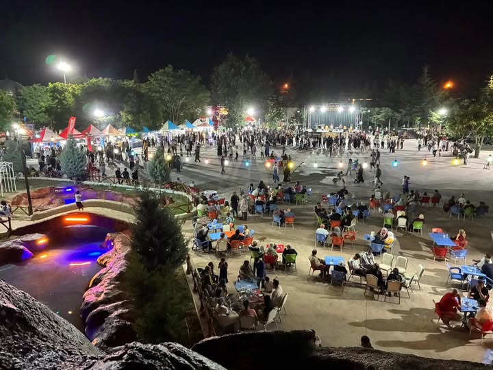 Bolvadin'de Akçan Parkı Hemşehrileri Bir Araya Getirdi