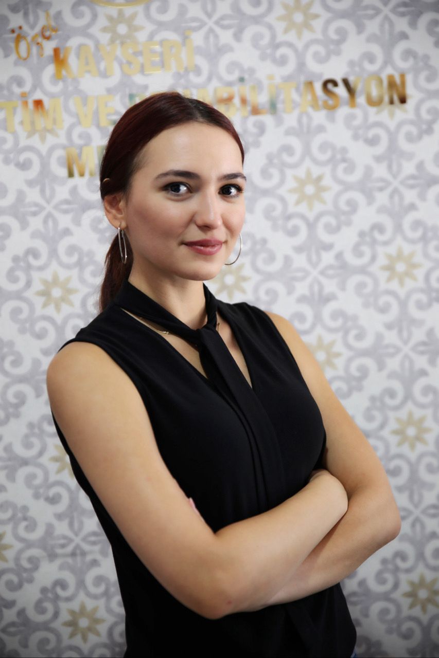 Uzm. Öğrt. Betül Türkoğlu Balı