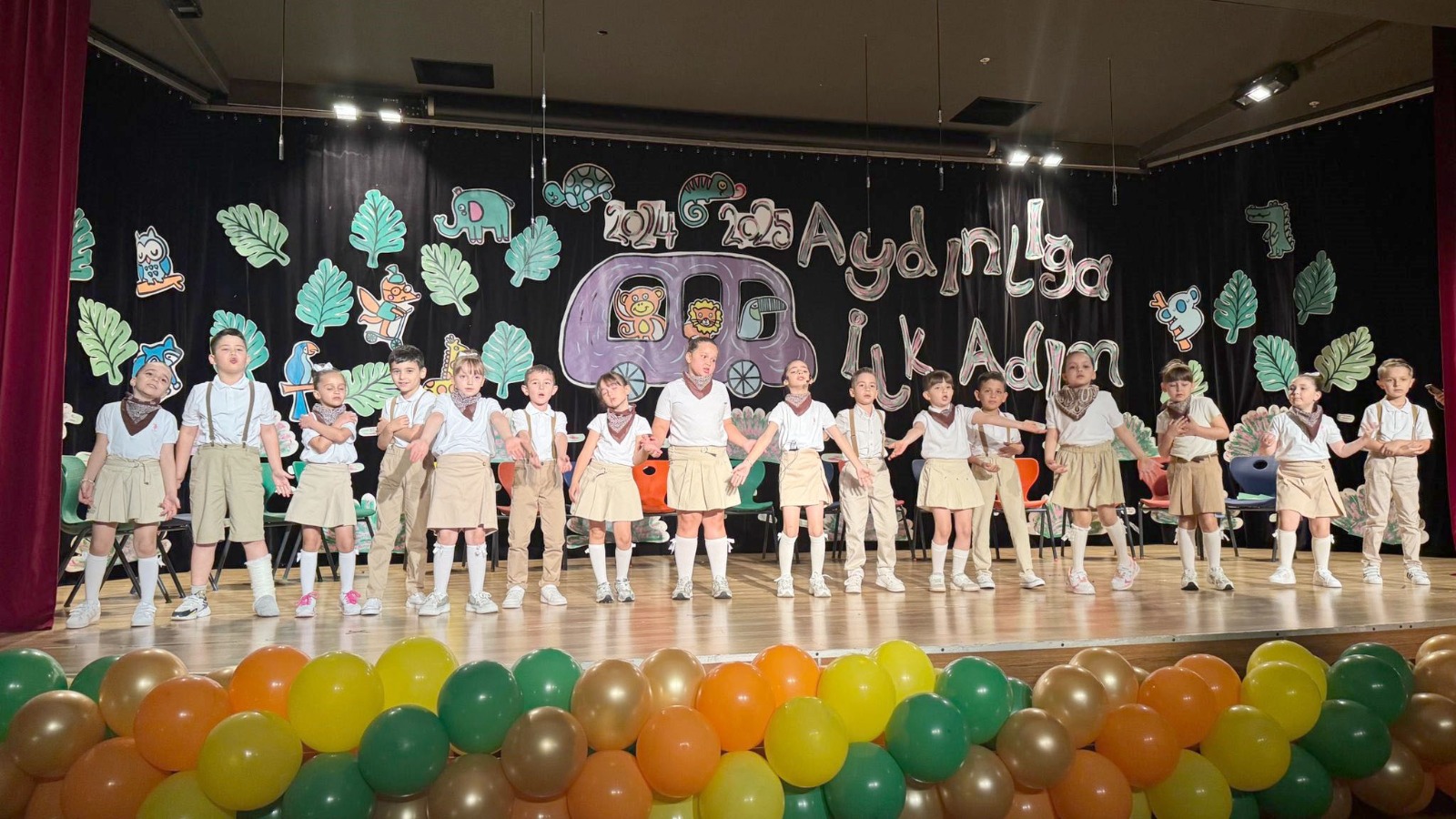 BAHÇEŞEHİR MİNİKLERİ  ‘AYDINLIĞA MERHABA’ DEDİ