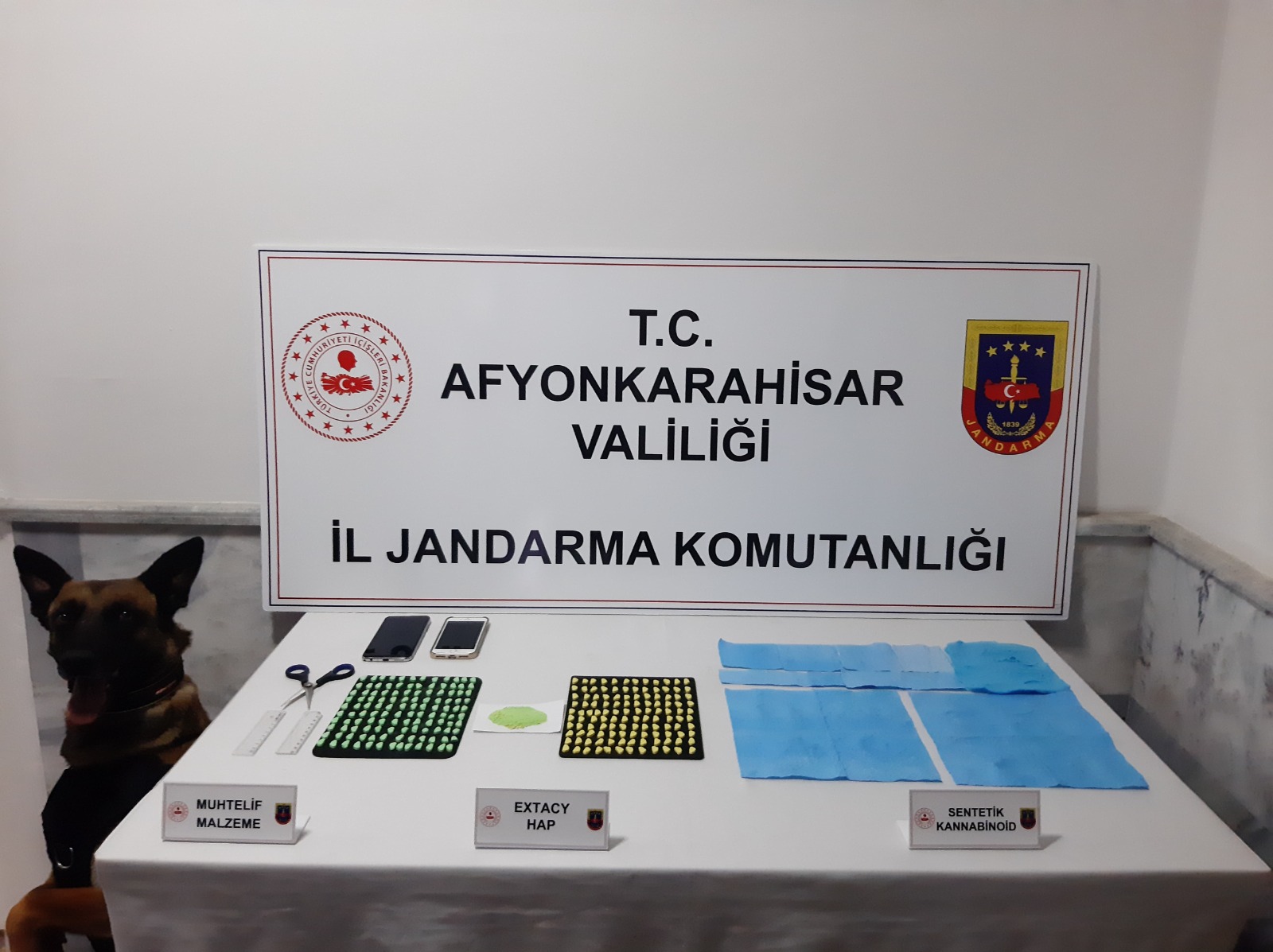 Afyonkarahisar’da Uyuşturucu Operasyonu: Çok Sayıda Uyuşturucu Madde Ele Geçirildi