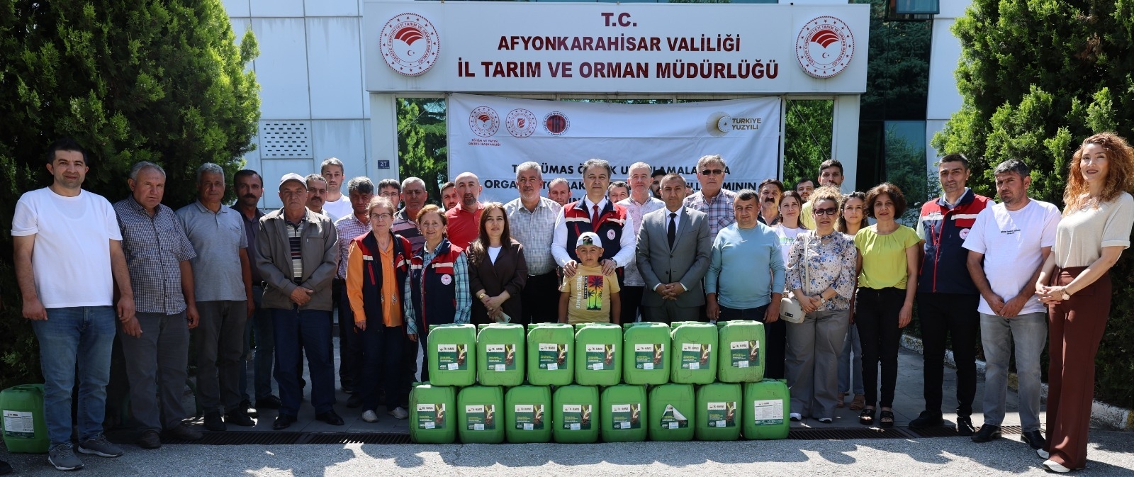 Afyonkarahisar’da Çiftçilere Hümik Asit Dağıtımı Gerçekleştirildi
