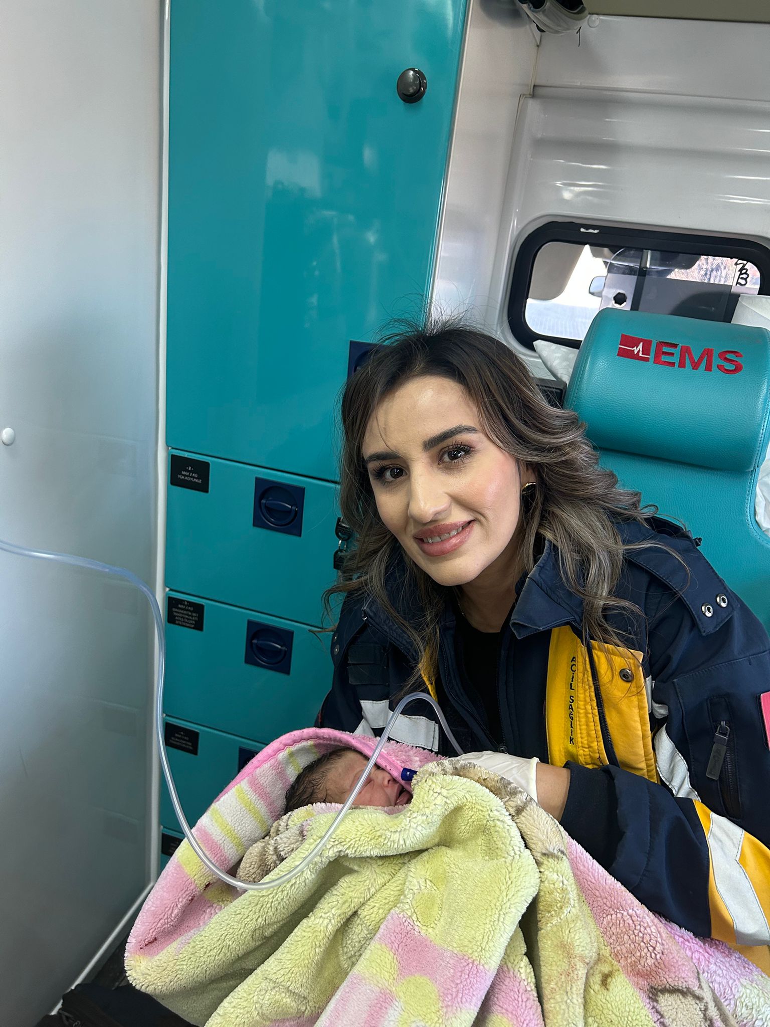 Ambulans İçinde Sessiz Bir Mucize - 1