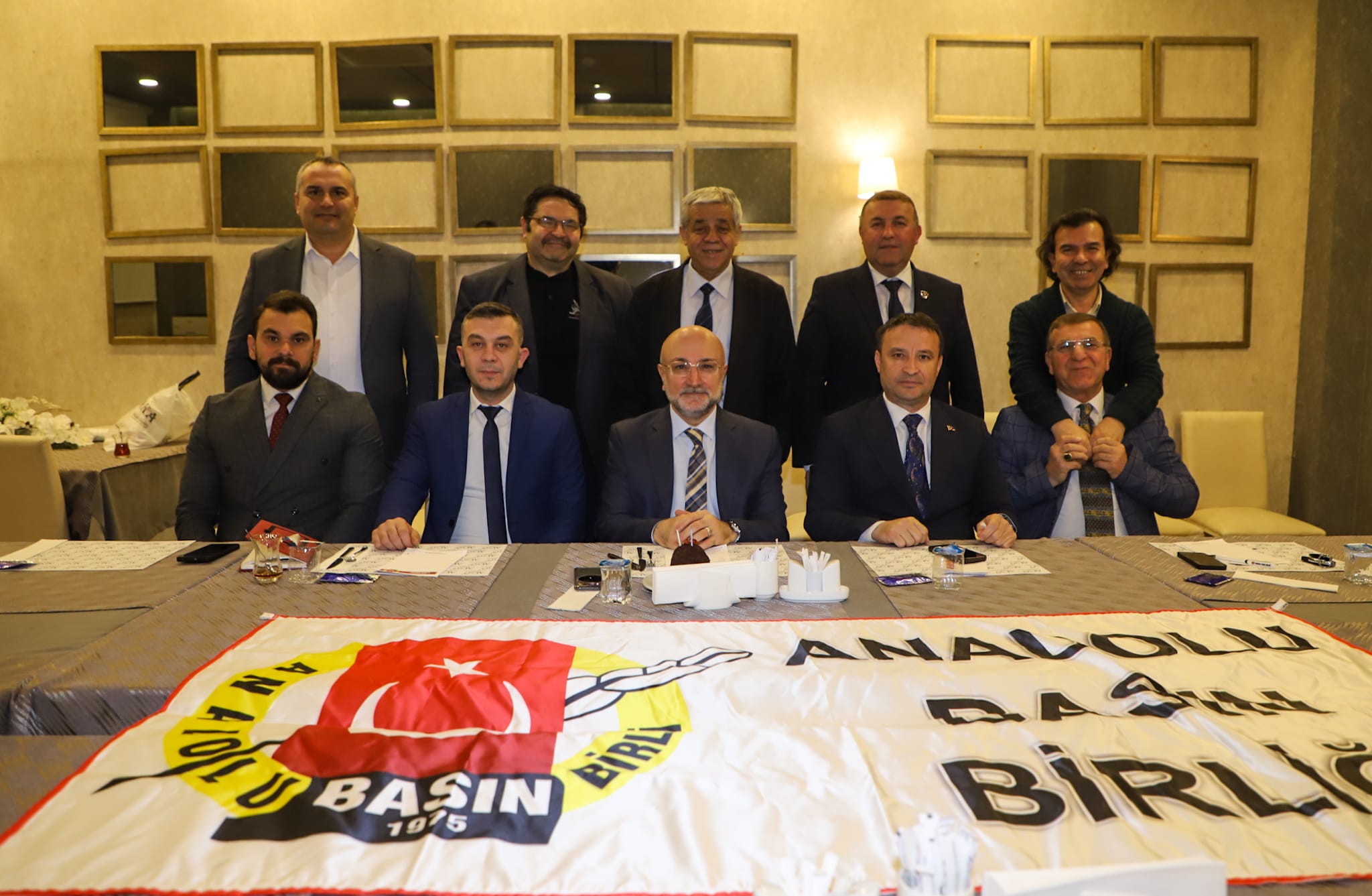 ABB ve İl Başkanlarından Şahin’e Avukatlar Günü Sürprizi - 1