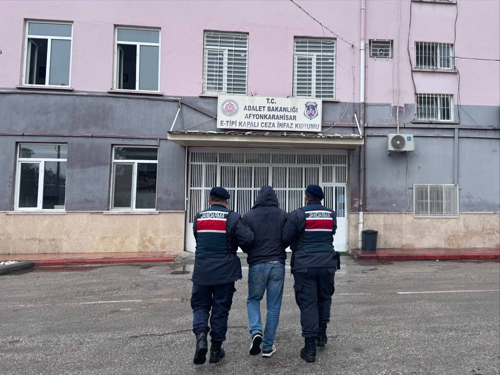 14 Yıl Hapis Cezası Şahıs Yakalandı - 1