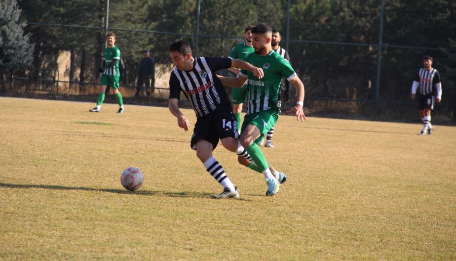 Şuhut Belediye Hisarspor evinde şahlandı