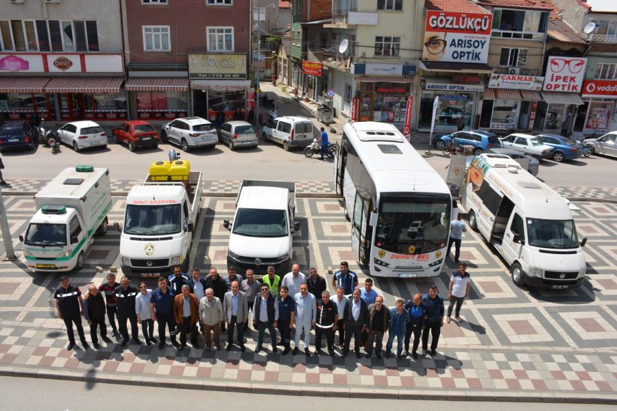 Şuhut Belediyesi araç parkuruna 5 yeni araç kazandırıldı