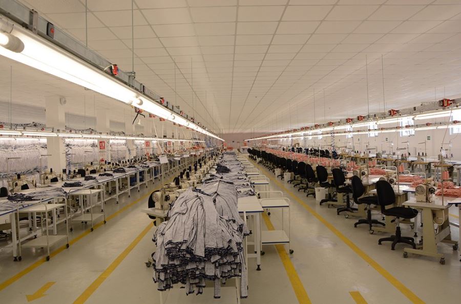 Düzağaç’ta tekstil fabrikası bölgeye hizmet veriyor
