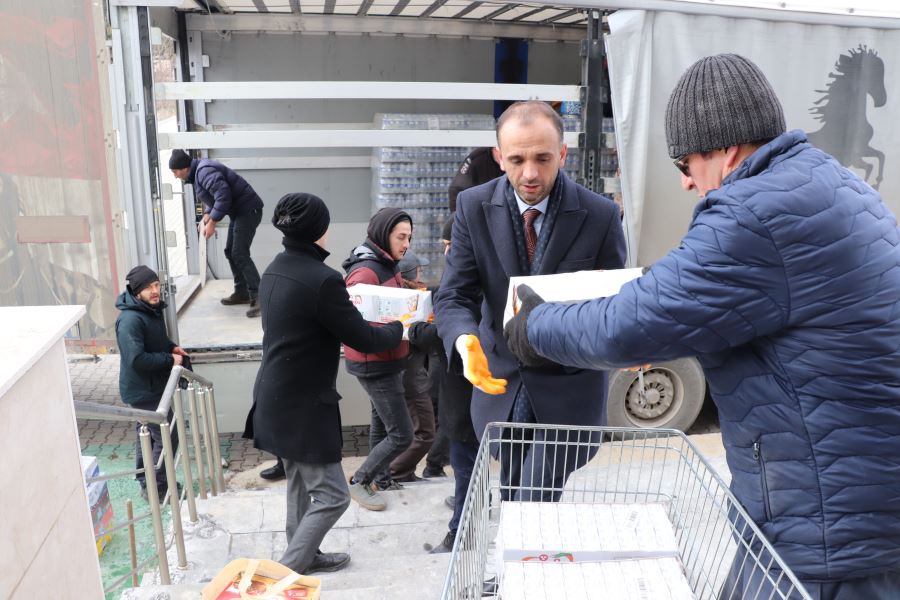 Deprem bölgesi için yardımlar sürüyor