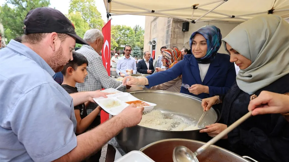 İmaret Camii’nde Yemek ikramı Yıllar Sonra Yeniden Başladı