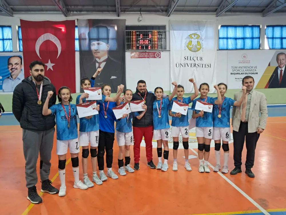 Işıklar Şeker Ortaokulu Voleybol Takımı Türkiye Finallerinde!